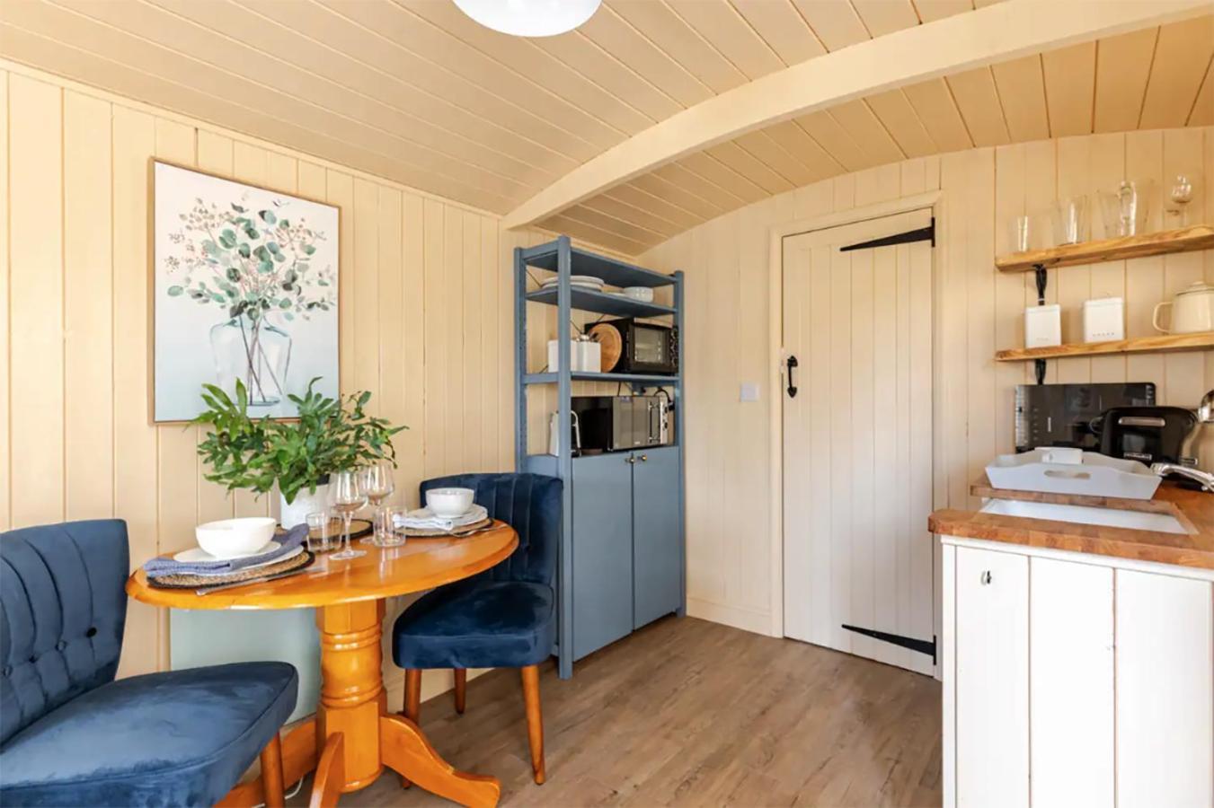 Shepherd'S Hut, Bath Exterior photo